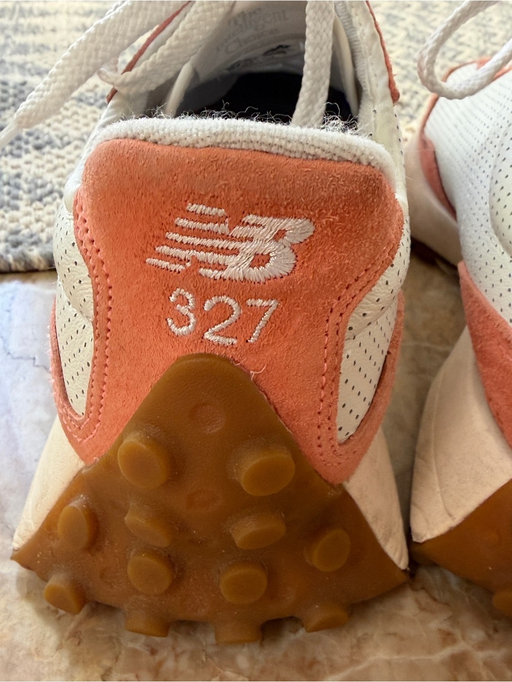 New Balance 327 White and Coral Suede-Trim Sneakers sz11 - Picture 6 of 6